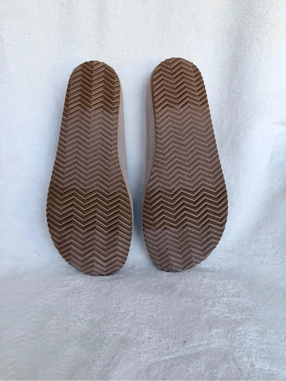 Danskin Ultra Light Comfort Memory Foam Knit Mule Slippers – Women’s US 8.5